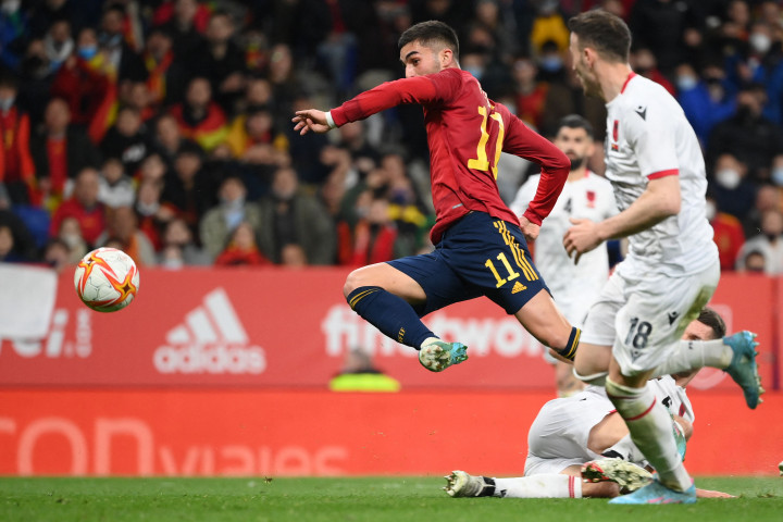 Spanyol memecah kebuntuan pada menit ke-75. Umpan Yeremi Pino diselesaikan Ferran Torres dengan dingin, melewati pemain terakhir Albania dan menaklukkan Berisha.