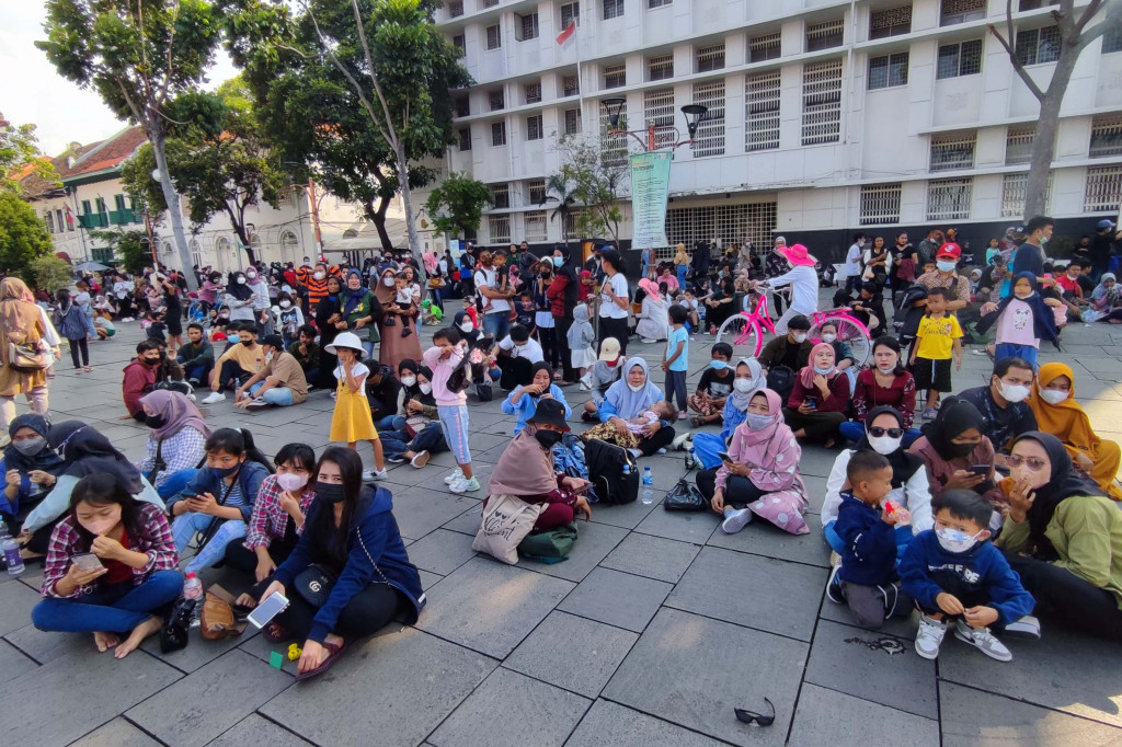 Obyek wisata di Ibu Kota kembali ramai dikunjungi warga pada masa PPKM level 2 yang diikuti pelonggaran sejumlah aktivitas masyarakat.