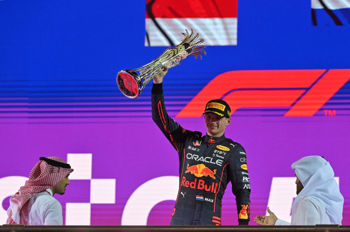 Max Verstappen tampil sebagai juara balap Formula 1 GP Arab Saudi di Sirkuit Corniche, Jedah, Minggu, 28 Maret 2022, dini hari WIB.