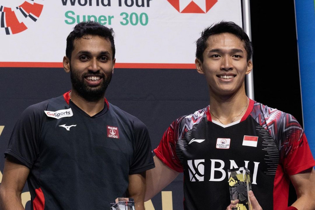 Jonatan Christie yang menempati unggulan keempat berhasil mengalahkan wakil India Prannoy Kumar dengan skor 21-12, 21-18, dalam waktu 48 menit.