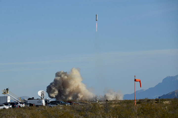 Masuknya Lai terjadi setelah komedian Pete Davidson, pacar bintang reality Kim Kardashian, membatalkan partisipasinya tanpa mengungkapkan alasan.