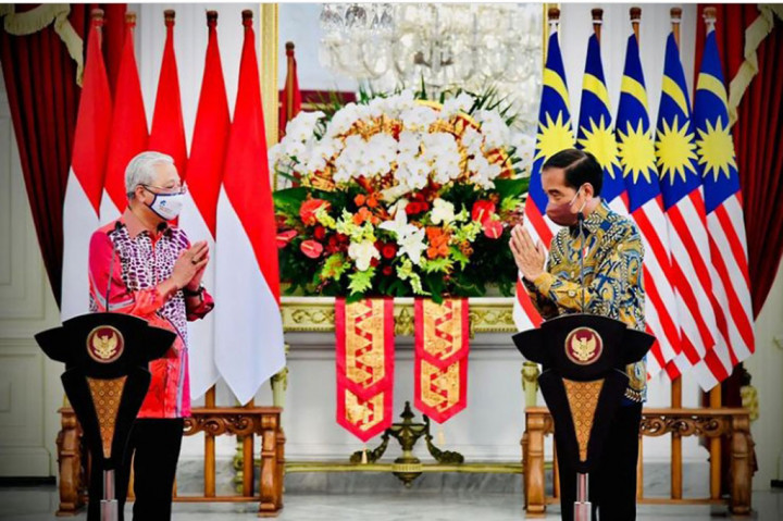 Penandatanganan nota kesepahaman (Memorandum of Understanding/MoU) tersebut disaksikan oleh Presiden Joko Widodo, Perdana Menteri (PM) Malaysia Dato Sri Ismail Sabri Yakob di Ruang Kredensial, Istana Merdeka, Jakarta, Jumat, 1 April 2022. 