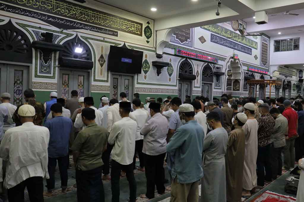 Suasana Salat Tarawih Hari Pertama Di Masjid Al Azhar Jakarta