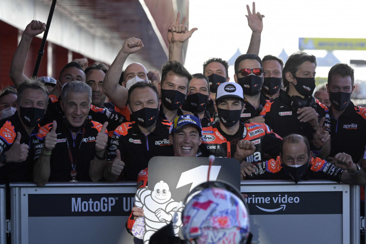 Keberhasilan Aleix Espargaro juga menjadi sejarah bagi Aprilia Racing. Ini pertama kalinya dalam era MotoGP ada pebalap Aprilia Racing yang menempati pole position. 
