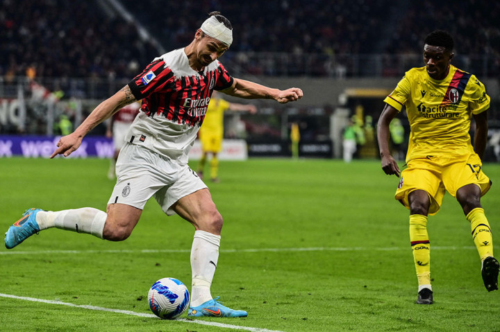 Kedua pria itu dengan cepat dirawat oleh dokter dan harus mengenakan perban selama sisa pertandingan.