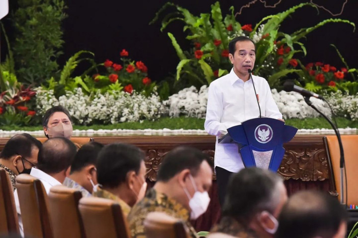 Menteri Koordinator Bidang Perekonomian Airlangga Hartarto mengungkapkan ada program baru sesuai arahan Jokowi, yaitu Bantuan Subsidi Upah (BSU) untuk pekerja yang bergaji di bawah Rp 3,5 juta.