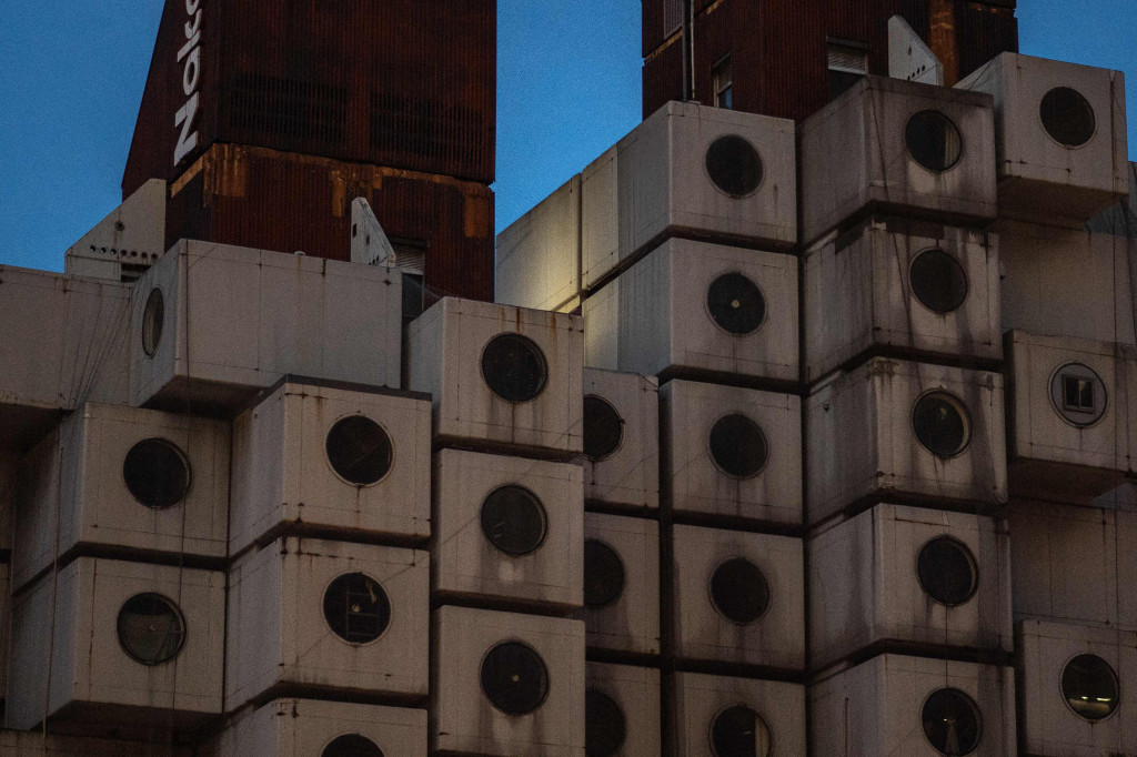 Wacana mengenai penghancurannya telah dimulai dari 2006, namun ide tersebut tidak diwujudkan hingga tahun ini.