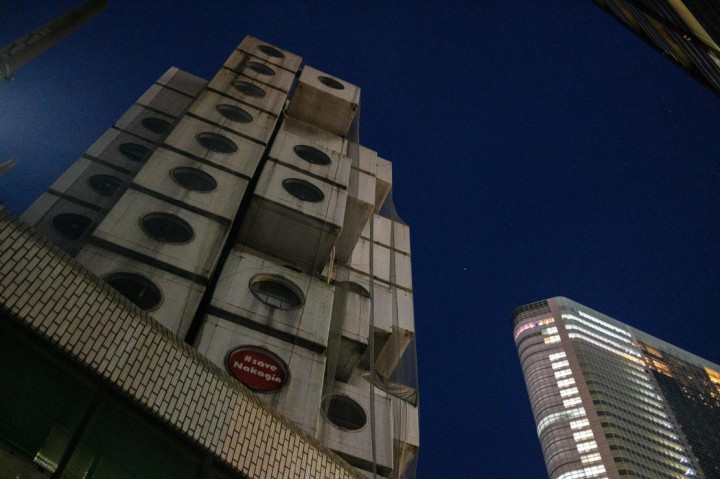 Salah satu karya arsitektur kontemporer paling khas Jepang, Menara Kapsul Nakagin di Tokyo, akan dihancurkan bulan ini, menurut pemilik baru bangunan tersebut.