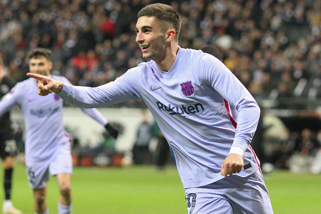 Barcelona akhirnya berhasil menyamakan kedudukan 18 kemudian lewat Ferran Torres menyelesaikan umpan matang Frenkie de Jong. Kedudukan menjadi imbang 1-1.