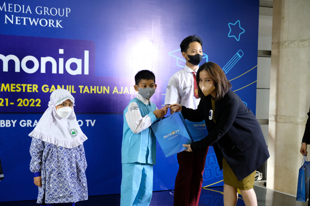 Beasiswa ini diberikan untuk jenjang SD, SMP, SMA dan Universitas.