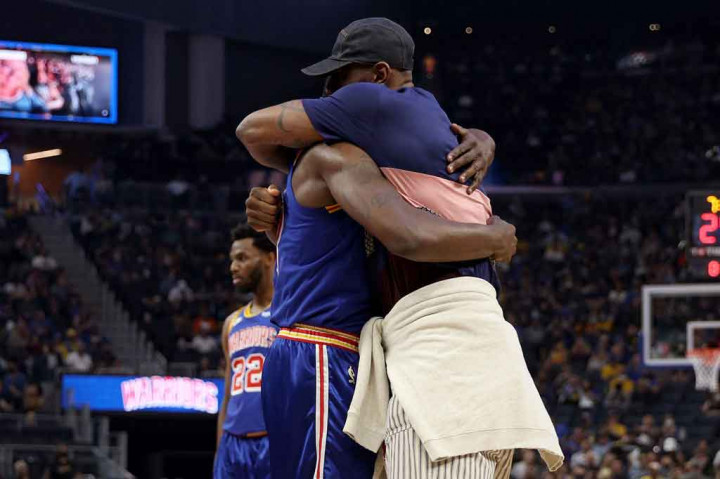 Absennya James membuat musim ini ia dipastikan akan gagal meraih gelar top skor NBA untuk kedua kalinya. Pebasket berusia 37 tahun itu saat ini punya rata-rata 30,3 poin per gim, tapi hanya tampil dalam 56 pertandingan, kurang dua gim dari ambang batas untuk bisa dilibatkan dalam persaingan top skor NBA musim ini.