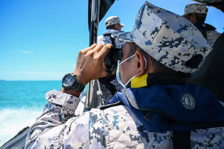 Nuing mengatakan para pejabat sekarang akan memfokuskan upaya mereka lebih jauh ke selatan, menuju negara tetangga Singapura dan Indonesia.