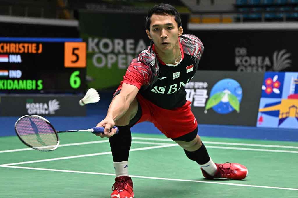 Di partai puncak, Jojo masih menanti calon lawan antara Victor Svendsen dari Denmark dan pebulu tangkis Tiongkok, Weng Hong Yang.