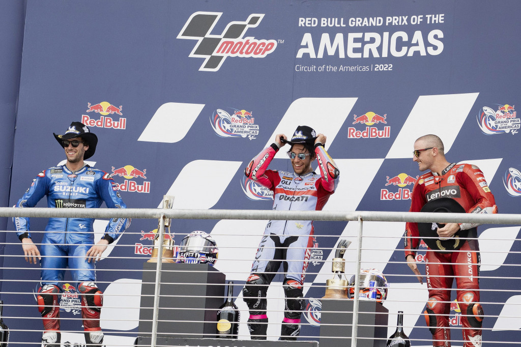 Rider Italia ini mengungguli Alex Rins dan Jack Miller.