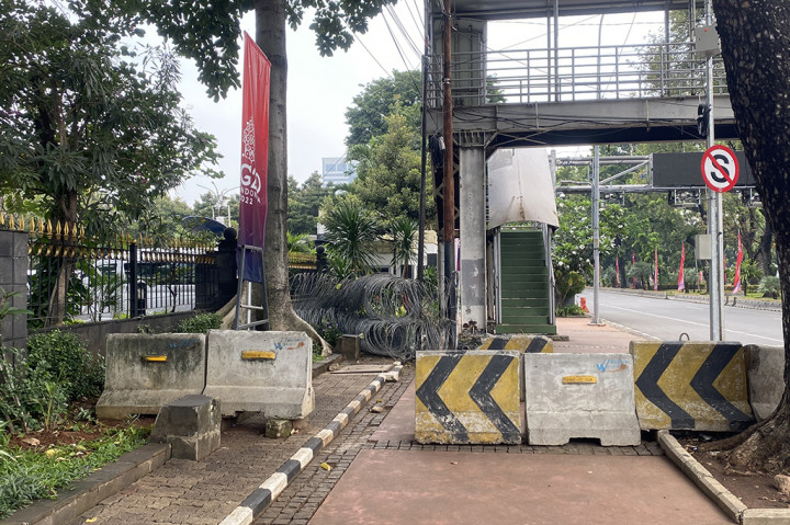 Pantauan Medcom.id, ratusan personel kepolisian disiagakan di sekitar Monas per pukul 08.35 WIB. Meski begitu, belum ada penutupan jalan.