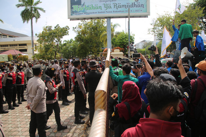 Winardy menerangkan, Polda Aceh dan jajaran tetap mengedapankan pengamanan dengan unsur humanis dan bertindak sesuai SOP.