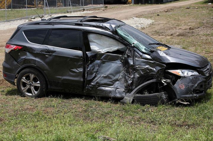 Gambar mobil di mana mantan pesepakbola Kolombia Freddy Rincon mengalami kecelakaan sebelumnya pada Senin, 11 April 2022, di Cali, Kolombia.