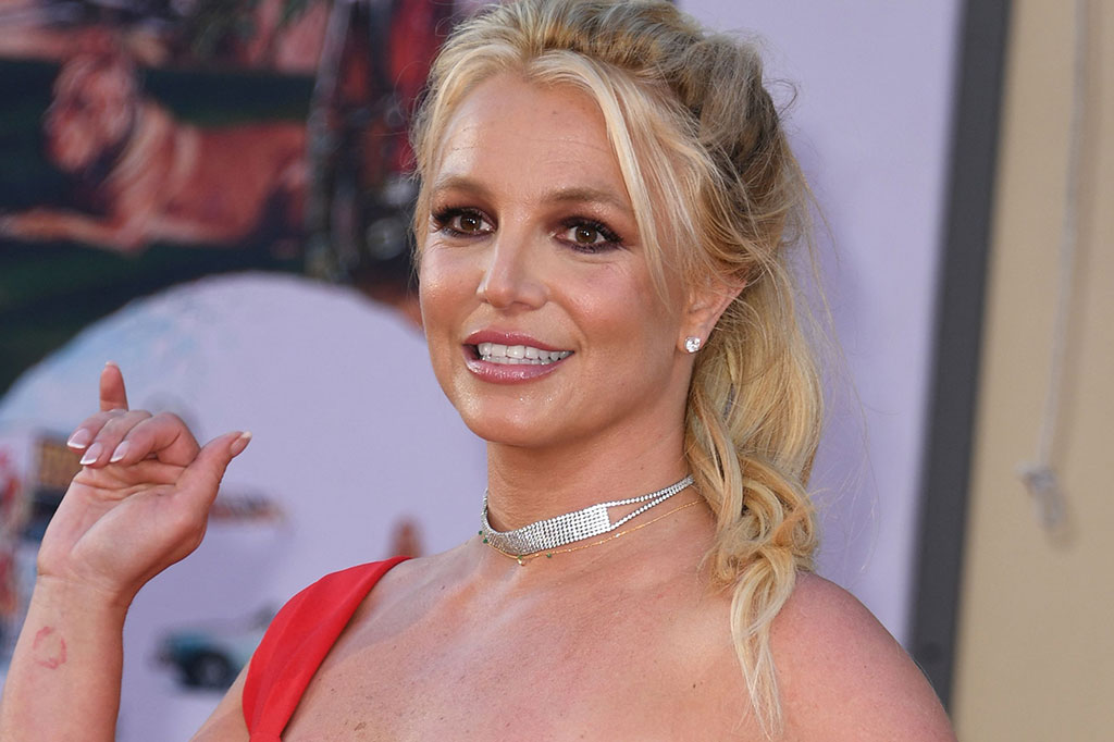 Kabar gembira datang dari aktris Britney Spears. Dia pada hari Senin, 11 April 2022 waktu setempat, mengumumkan hamil anak ketiganya, lima bulan setelah hakim mengakhiri perwalian kontroversial yang melarangnya memiliki anak lagi.