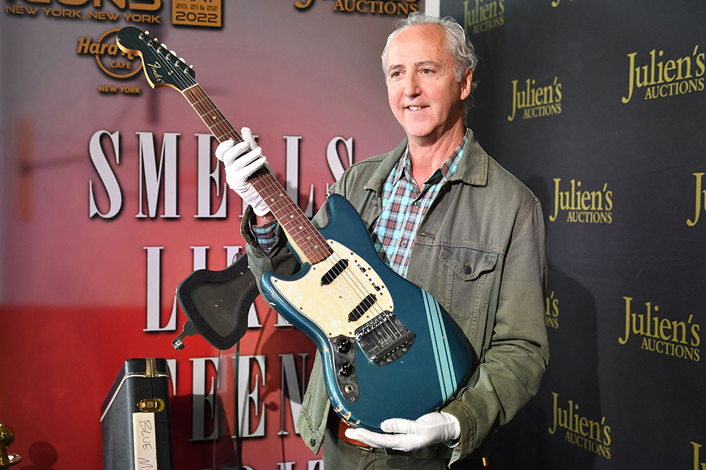 Gitar yang akan dilelang itu masih dilengkapi dengan kotak pembungkus asli dan tali gitar. Kondisi gitar ini, kata Nolan, sangat penting bagi kolektor ketika mereka datang ke acara lelang untuk mengetahui keasliannya.