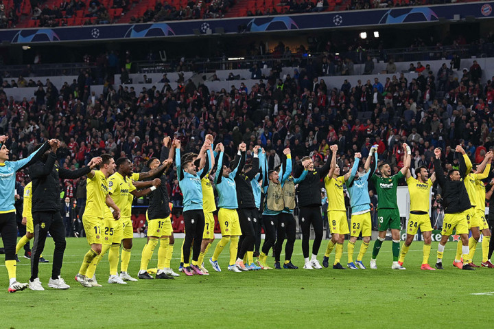 Villarreal berhasil menyingkirkan Bayern Muenchen dari Liga Champions setelah bermain imbang 1-1 di leg kedua perempat final, di Allianz Arena, Rabu, 13 April 2022 dini hari WIB. Kapal Selam Kuning melaju ke semifinal dengan agregat 2-1. Keberhasilan tersebut disambut gembira para pemain Villarreal.
