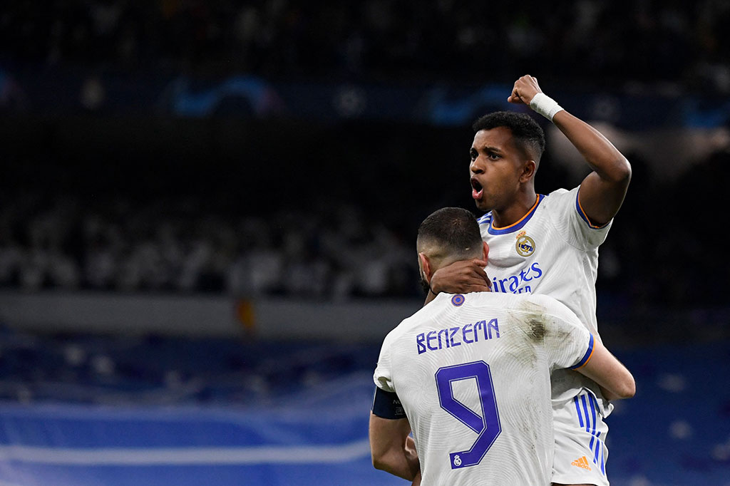 Namun Madrid tak menyerah dan berhasil memperkecil ketertinggalan menjadi 3-1 lewat sepakan first-time Rodrygo menyambut umpan terukur Luca Modric. Agregat menjadi 4-4 dan laga harus dilanjutkan ke babak tambahan waktu 2x15 menit.
