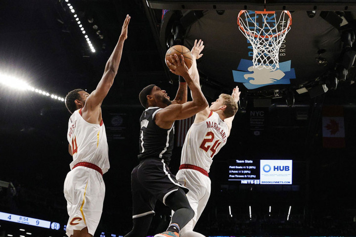 Rekannya, Bruce Brown, membuat 18 poin, sembilan rebound, delapan assist, dan tiga steal.