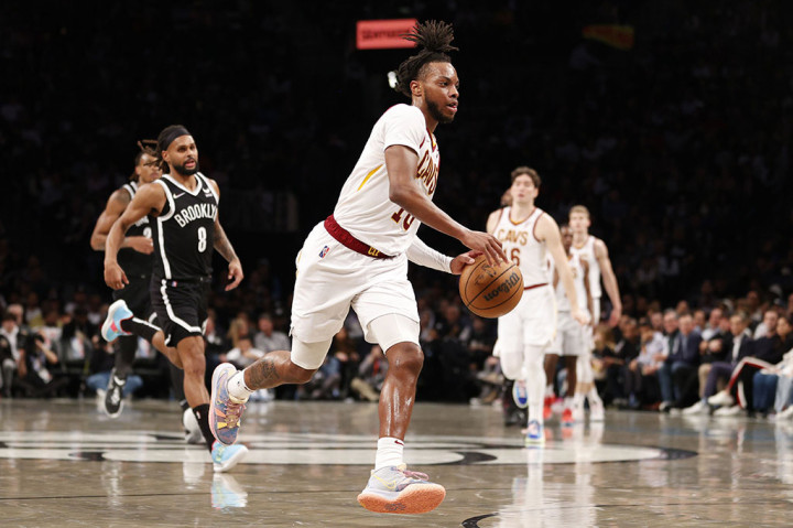 Pemain Cleveland Darius Garland memanas pada kuarter keempat untuk memangkas defisit 22 poin timnya menjadi 88-82 ketika waktu tinggal 8 menit 43 detik, sebelum Durant memasukkan lemparan tiga angka. Garland finis dengan 34 poin dan lima assist.