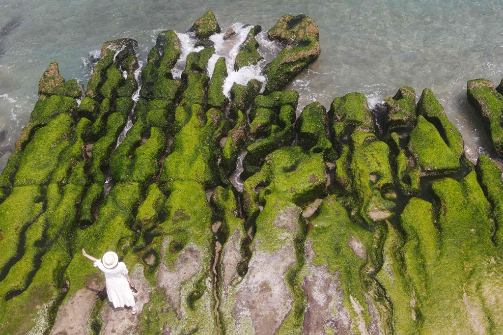 Terletak tepat di pinggiran Laomei, sebuah desa kecil di Distrik Shimen New Taipei City, Laomei Reef adalah salah satu tempat wisata yang menakjubkan.