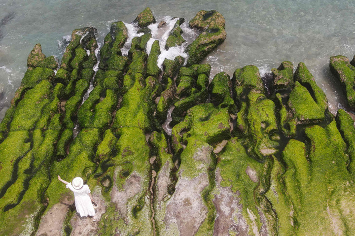 Terletak tepat di pinggiran Laomei, sebuah desa kecil di Distrik Shimen New Taipei City, Laomei Reef adalah salah satu tempat wisata yang menakjubkan.
