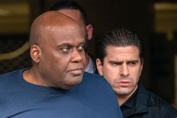 Polisi New York telah menangkap seorang pria yang dituduh menembak 10 orang di dalam gerbong kereta bawah tanah yang penuh sesak, pada Rabu, 13 April 2022 waktu setempat, menyusul perburuan satu hari untuk meringkusnya.