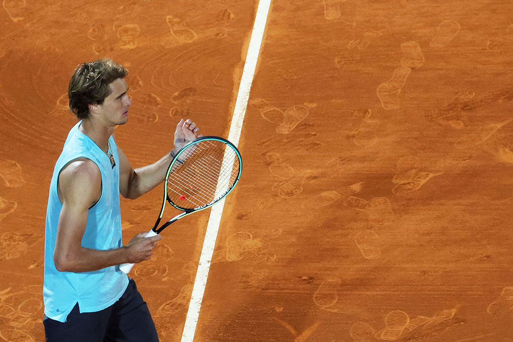 Petenis berusia 24 tahun itu diuji oleh Delbonis di set kedua, bangkit dari ketertinggalan 2-4 dan memenangi 11 poin berikutnya untuk bergerak dalam kemenangan sebelum mengonversi match point ketiganya.