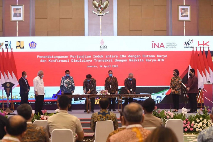 Presiden Joko Widodo (Jokowi) menyatakan bahwa transaksi dan kerja sama antara Indonesia Investment Authority (INA) dengan dua BUMN karya, yakni PT Hutama Karya dan PT Waskita Karya telah memberi kepercayaan tentang skema pembiayaan infrastruktur baik domestik maupun internasional.