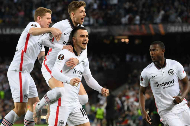 Frankfurt kemudian memperbesar keunggulan menjadi 3-0 lewat gol kedua Kostic pada menit ke-68.