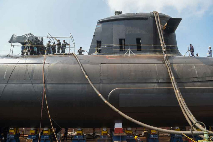 Kapal selam itu adalah bagian dari Proyek-75, yang mencakup kapal selam serang diesel-listrik kelas MDL Scorpene atau Kalvari, yang alam pengerjaannya melibatkan Prancis.
