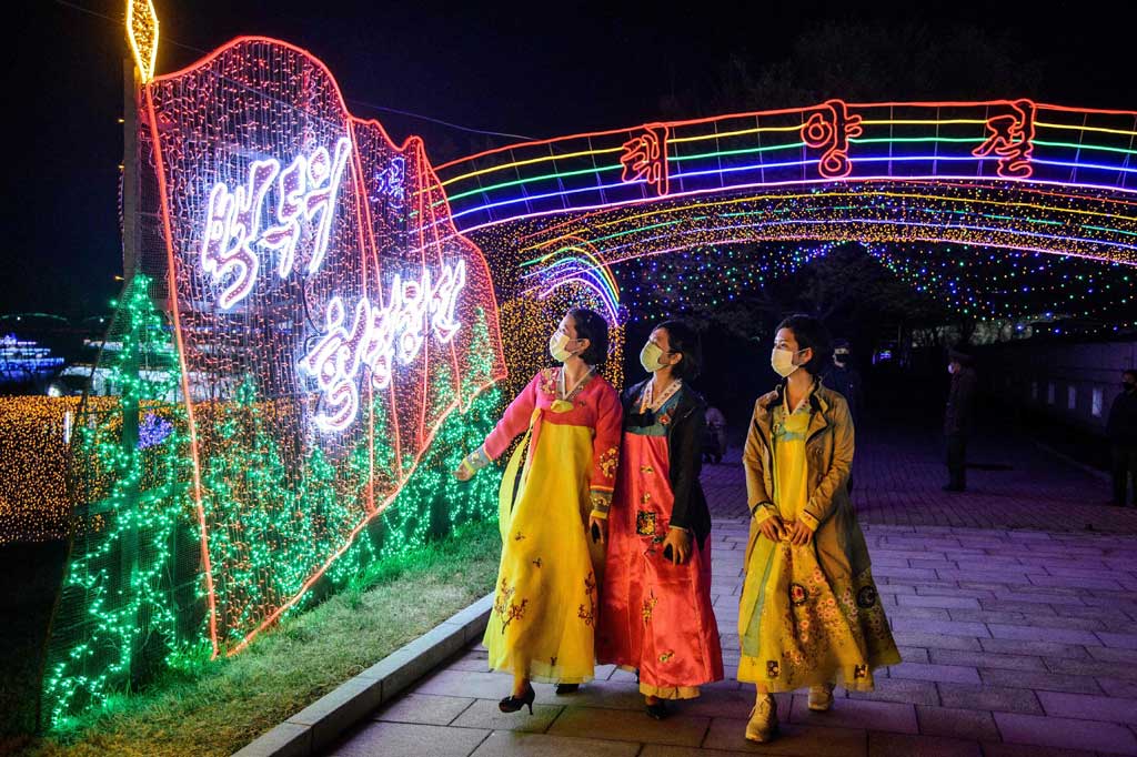 Dikenal sebagai Day of the Sun di Korea Utara yang memiliki senjata nuklir, tanggal 15 April mendiang Kim Il Sung -- kakek dari pemimpin saat ini Kim Jong Un -- adalah salah satu tanggal terpenting dalam kalender politik Pyongyang.