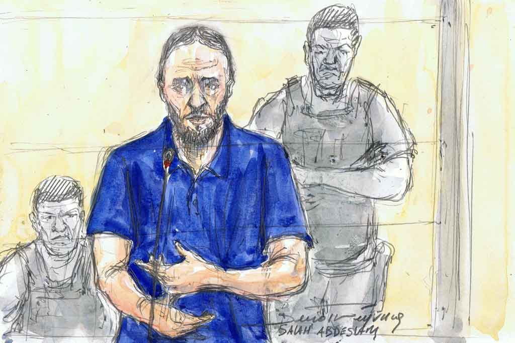 Gambar sketsa menunjukkan terdakwa Salah Abdeslam selama persidangan pada Kamis, 14 April 2022. Salah seorang pelaku serangan bersenjata dan bom di Paris pada 2015 yang mengakibatkan 130 orang meninggal dunia tersebut, meminta maaf kepada korban.
