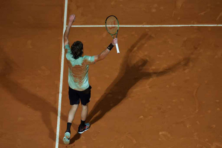 Tsitsipas  menang dengan skor menang 6-2 6-7(3) 6-4, untuk melaju ke semifinal dan akan melawan Alexander Zverev, setelah petenis nomor tiga dunia Jerman itu meraih kemenangan epik 5-7 6-3 7-6(5) melawan Jannik Sinner dari Italia.