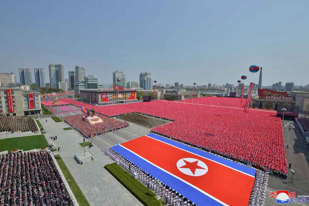 Korea Utara (Korut) merayakan 110 tahun kelahiran mendiang pemimpin Kim Il Sung pada Sabtu, 16 April 2022, tanpa pertunjukan kekuatan militer.