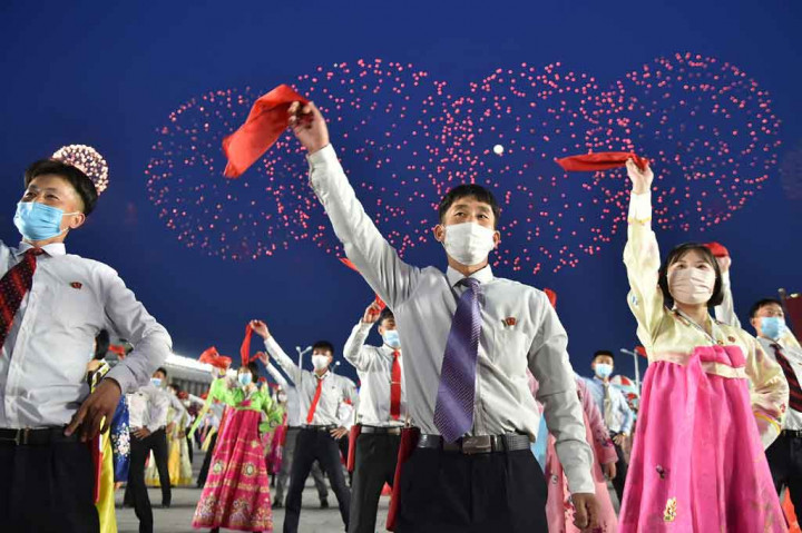 Libur tahun ini menandai 110 tahun sejak Kim Il Sung dilahirkan pada 15 April 1912, dan Korut biasanya menggelar perayaan besar-besaran setiap lima dan 10 tahun. Tiga generasi keluarga Kim telah memerintah negara itu sejak 1948. 