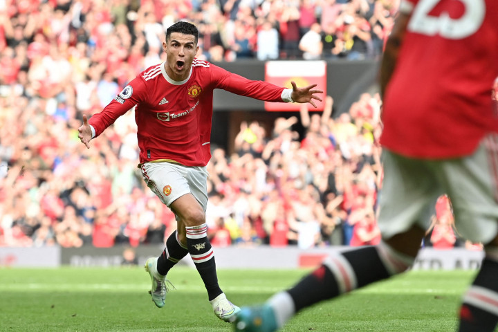Gol penentu kemenangan United baru bisa dicetak Ronaldo melalui tendangan bebas pada menit ke-76.