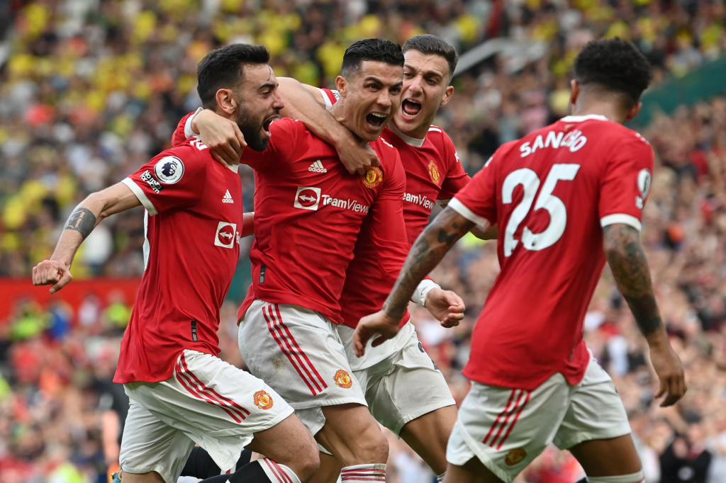Cristiano Ronaldo tampil gemilang saat memenangkan Manchester United (MU) 3-2 atas Norwich City pada lanjutan Liga Primer Inggris 2021-2022, Sabtu 16 April.