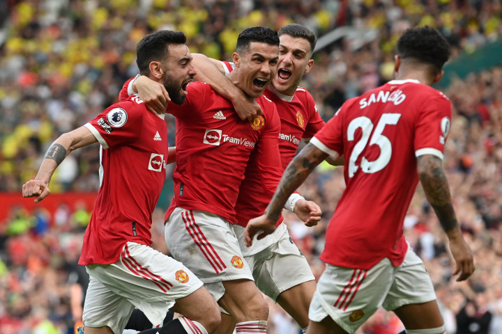 Cristiano Ronaldo tampil gemilang saat memenangkan Manchester United (MU) 3-2 atas Norwich City pada lanjutan Liga Primer Inggris 2021-2022, Sabtu 16 April.
