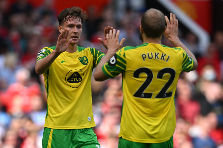 Makin percaya diri setelah membobol gawang MU, Norwich yang berstatus sebagai tim papan bawah sempat menyamakan kedudukan melalui gol Pukki yang memanfaatkan assist Dowell pada menit ke-52. Namun setelah itu, mereka malah kembali kebobolan dan harus terima menelan kekalahan.