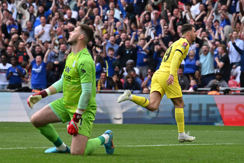Mason Mount melakukan selebrasi usai mencetak gol ke gawang Crystal Palace.