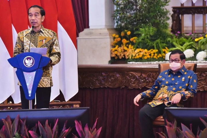 “Potensi kejahatan siber juga makin meningkat, muncul berbagai modus bentuk-bentuk baru kejahatan pencucian uang dan pendanaan terorisme,” ujar Presiden saat memberikan arahan pada Peringatan 20 Tahun Gerakan Anti Pencucian Uang dan Pencegahan Pendanaan Terorisme (APU PPT) di Istana Negara, Jakarta, pada Senin, 18 April 2022.