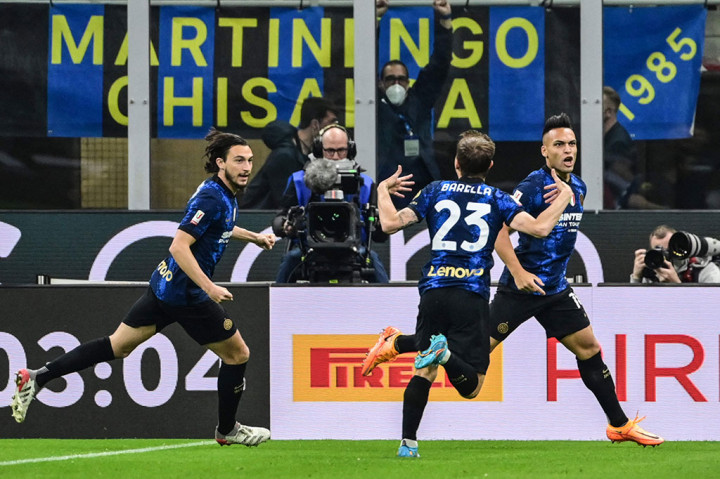 Nerazzurri menggandakan keunggulan pada menit ke-40 lewat gol kedua Martinez menyelesaikan umpan terobosan Joaquin Correa. Skor 2-0 bertahan hingga jeda.