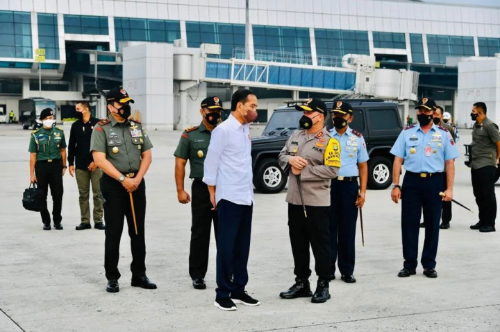 Presiden Joko Widodo melakukan kunjungan kerja ke Provinsi Jawa Timur, Rabu, 20 April 2022, antara lain untuk meresmikan Bandar Udara Trunojoyo di Kabupaten Sumenep.