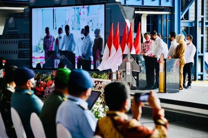 Dalam sambutannya, Jokowi mengatakan, Indonesia memang harus segera membangun kemandirian industri pertahanan untuk mendorong industri pertahanan dalam negeri agar siap memasuki era persaingan baru.
