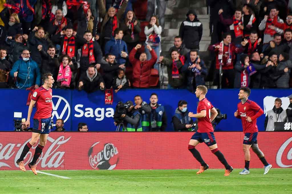 Tetapi Osasuna menyamakan kedudukan dua menit berselang lewat Ante Budimir dalam situasi serangan balik.