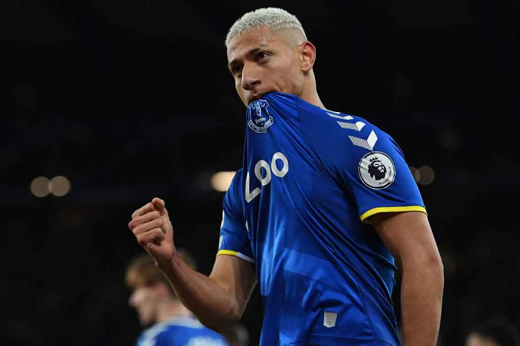 Gol tuan rumah akhirnya tercipta pada menit kedua waktu tambahan ketika Dele Alli dan Salomon Rondon bekerja sama menciptakan peluang bagi Richarlison yang dengan sempurna dia maksimalkan menjadi gol penyama kedudukan.